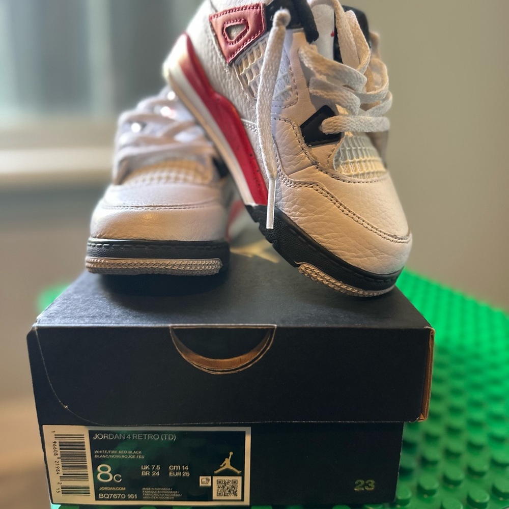Jordan 4 Retro